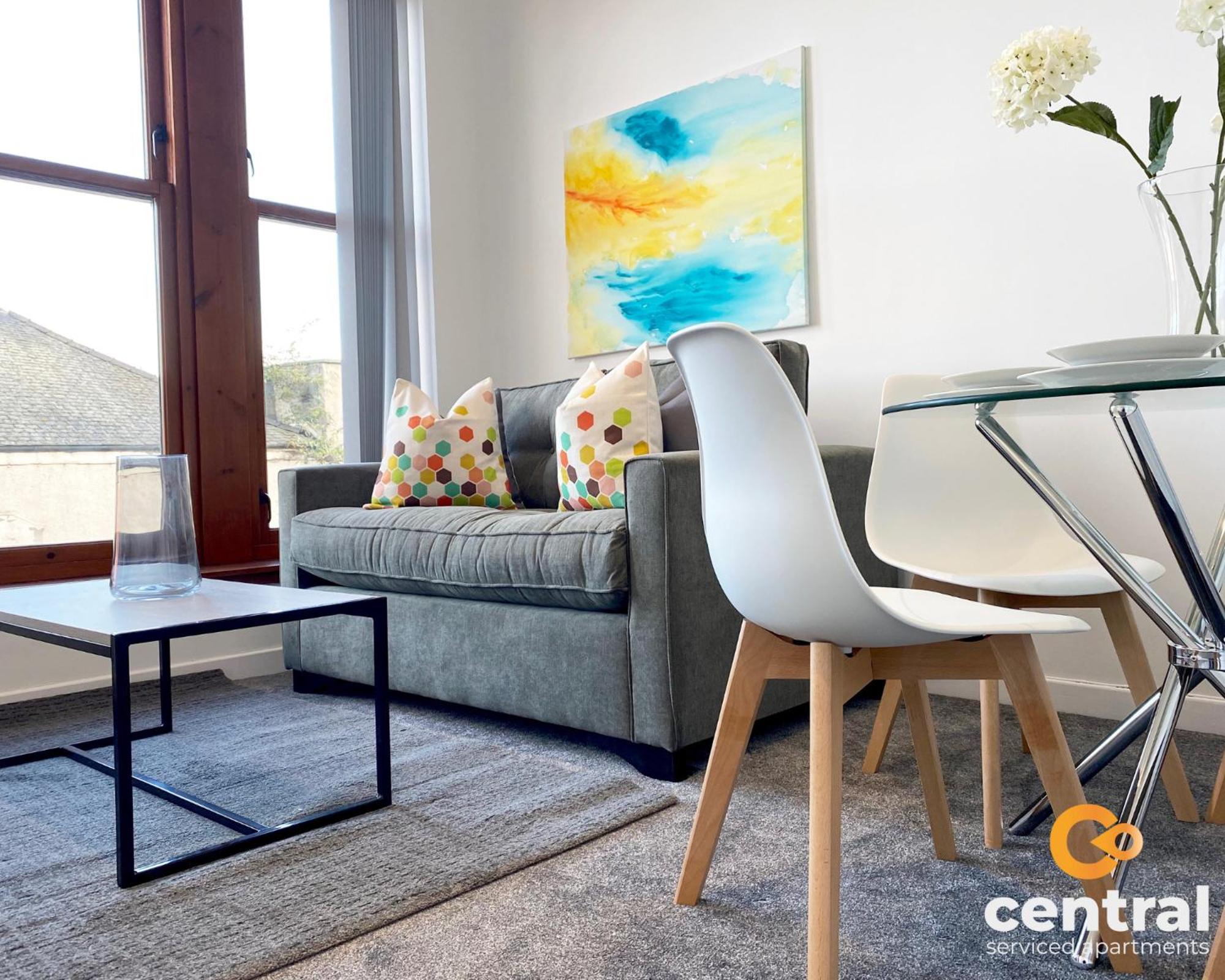 Serviced - 1 Bedroom - Walk Away From Main Attractions - Parking Available - Close To Bus And Train Station - Easy Access To Centre - Wi-fi - Fully Equipped - Monthly-weekly Offers * Dundee