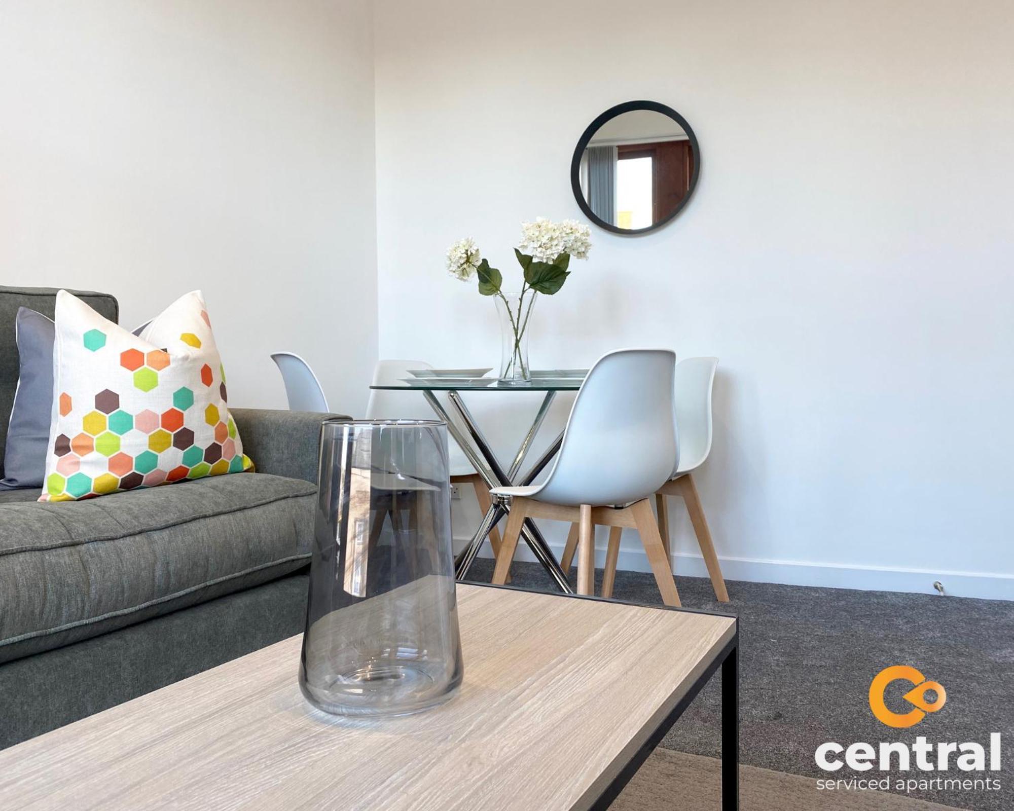 Serviced - 1 Bedroom - Walk Away From Main Attractions - Parking Available - Close To Bus And Train Station - Easy Access To Centre - Wi-fi - Fully Equipped - Monthly-weekly Offers * Dundee