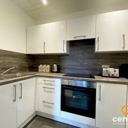 Central Serviced Apartments - 1 Bedroom - Walk Away From Main Attractions - Parking Available - Close To Bus And Train Station - Easy Access To City Centre - Wi-Fi - Fully Equipped - Monthly-Weekly Stay Offers Dundee Buitenkant foto