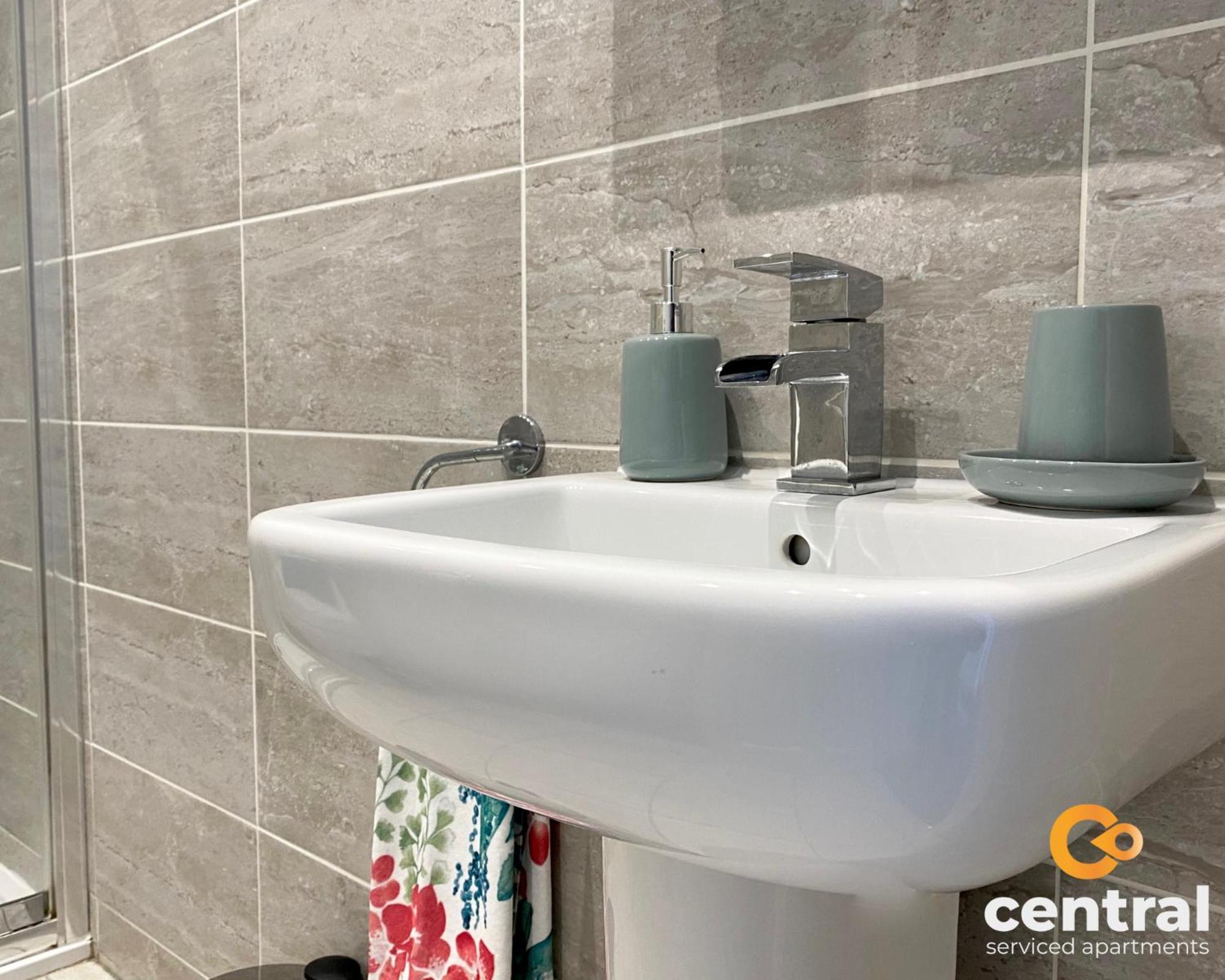 Serviced Apartments: City-center Comfort With Parking & Wi-fi