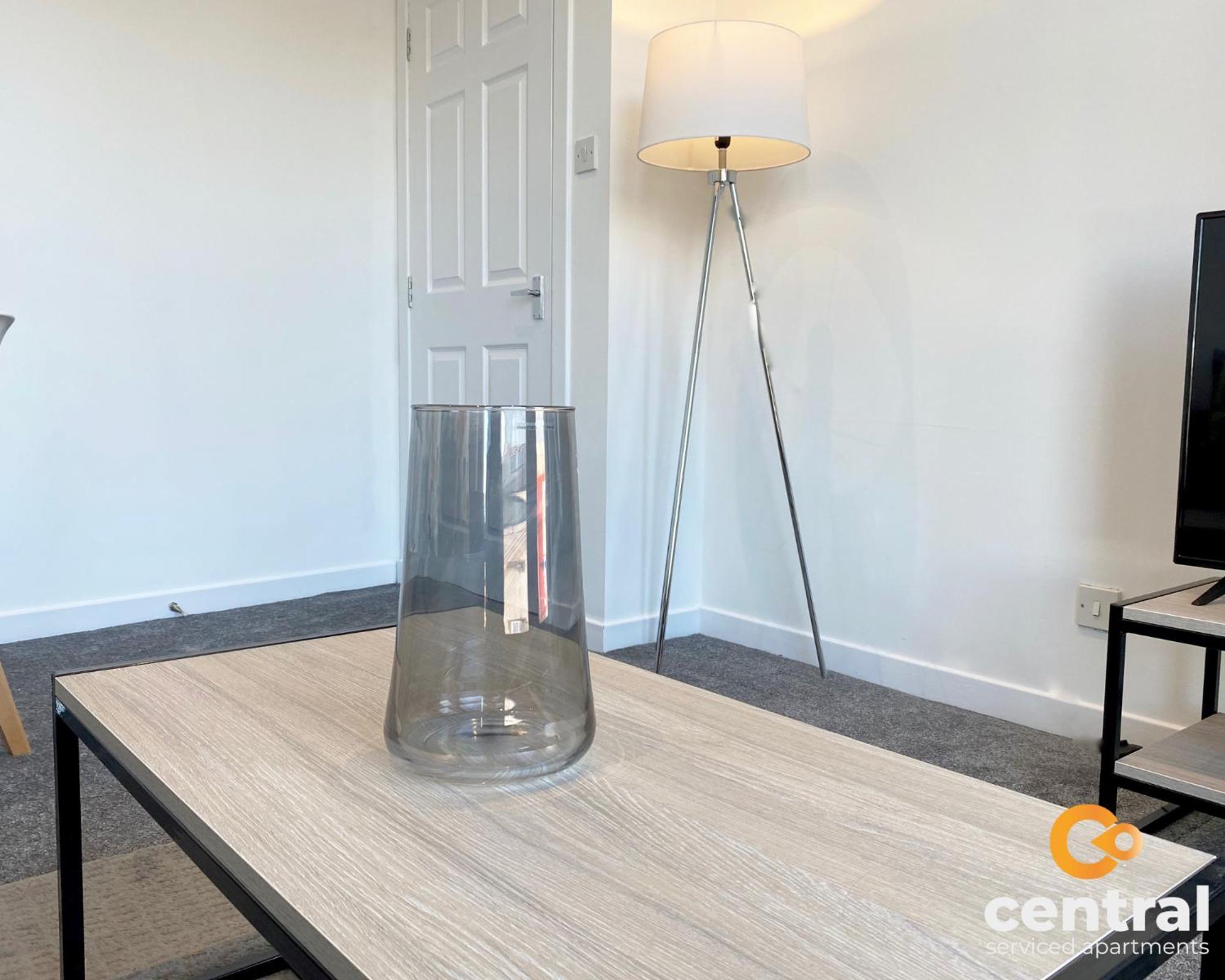 Apartment Serviced Apartments: City-center Comfort With Parking & Wi-fi