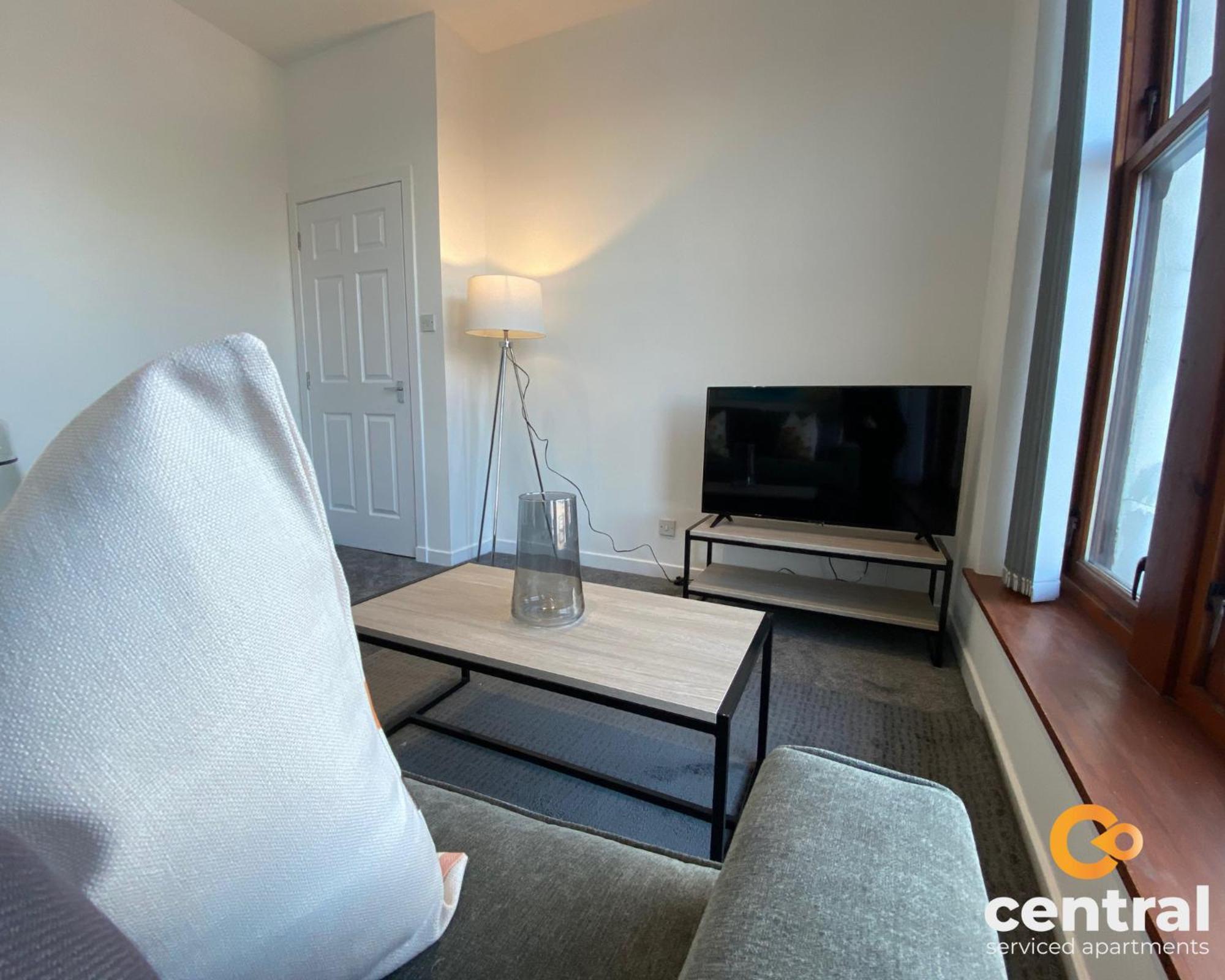 Apartment Serviced Apartments: City-center Comfort With Parking & Wi-fi Dundee