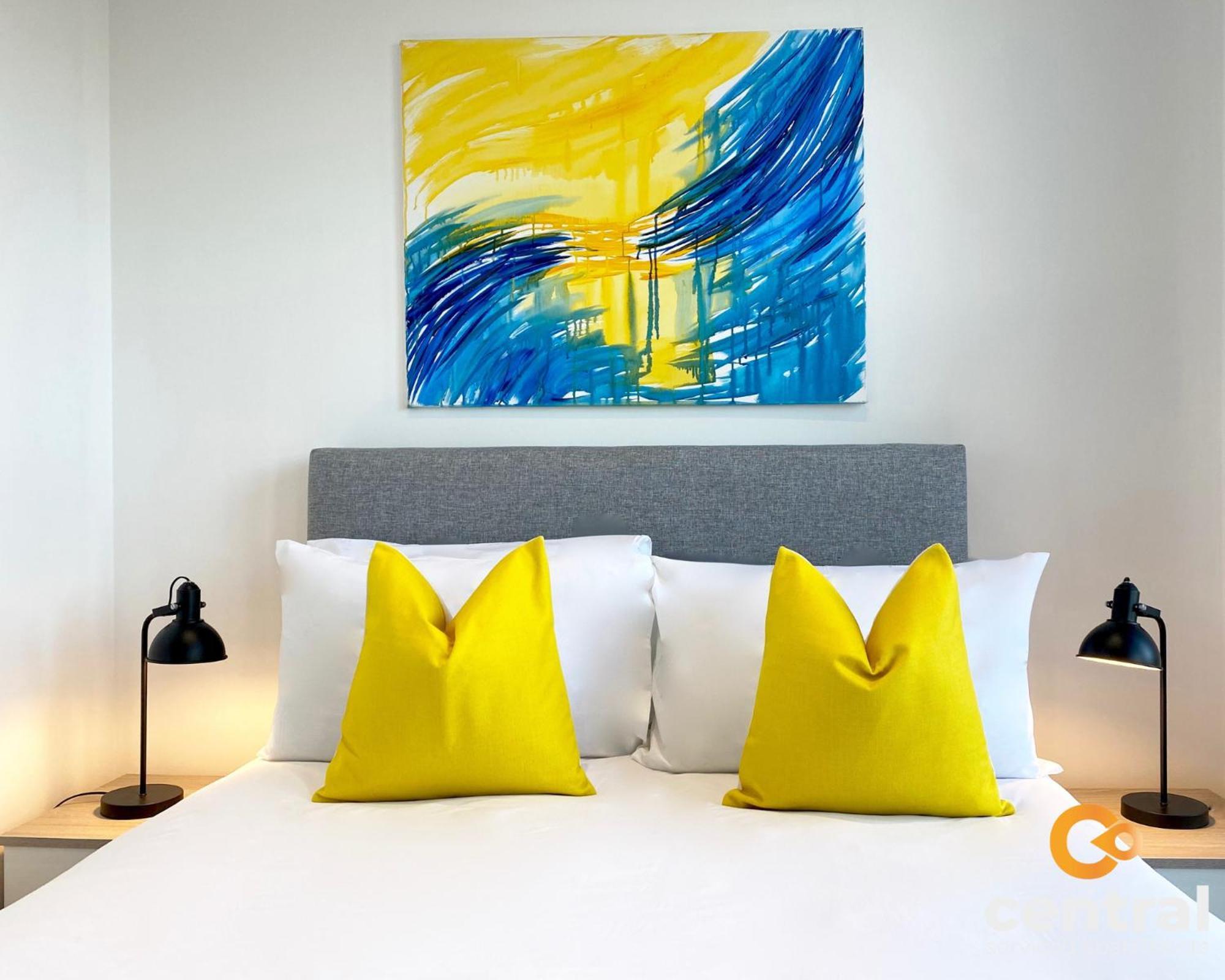 Serviced Apartments: City-center Comfort With Parking & Wi-fi Apartment